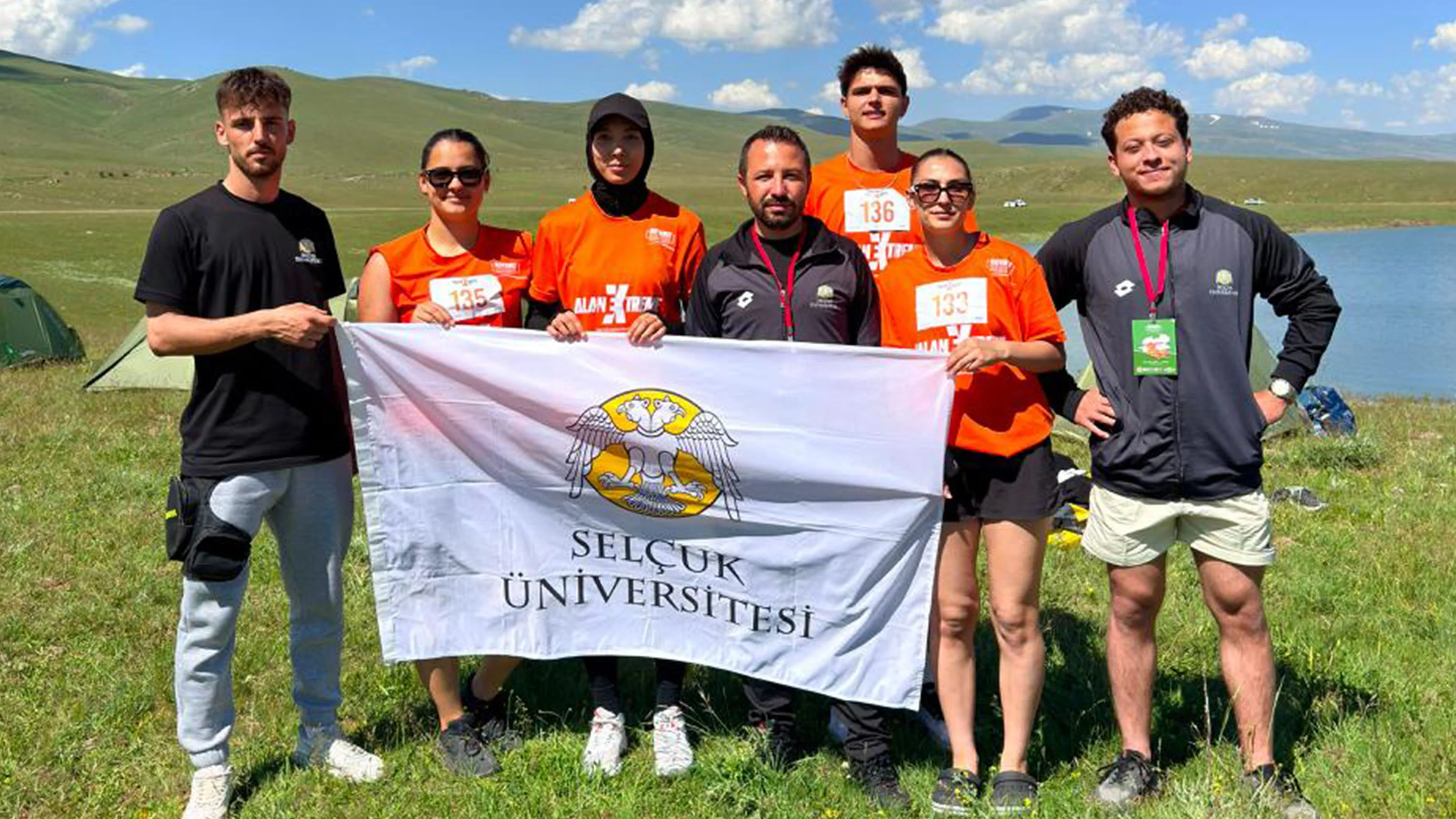 Selçuk Üniversitesi öğrencileri, zorlu parkurları takım ruhuyla aştı